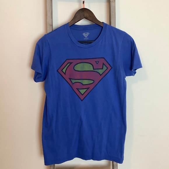 ⭐️40% Off⭐️ DC Comics Superman Graphic Vintage T-shirt - Picture 1 of 4